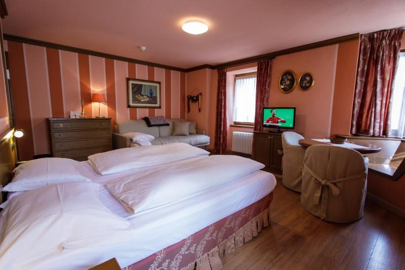 Superior Double or Twin Room image 3