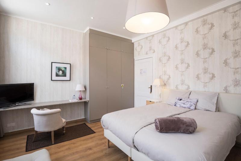 Deluxe Double Room image 3