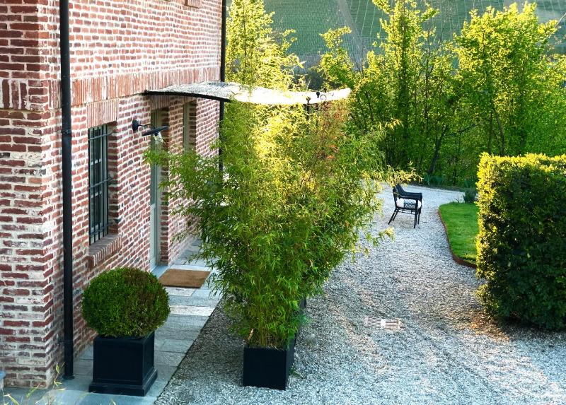 Double Room with Garden View image 3