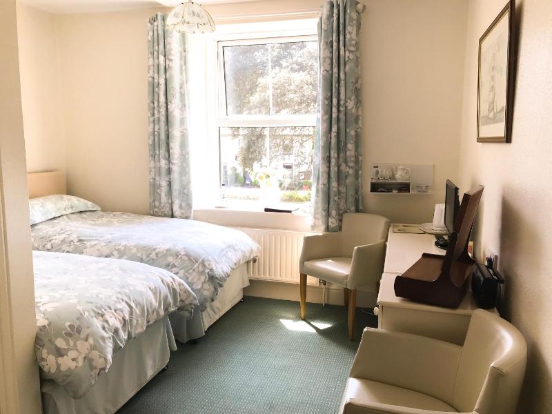 Deluxe Twin Room image 1