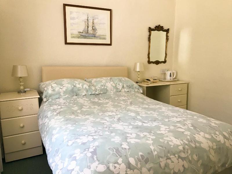 Deluxe Double Room image 3