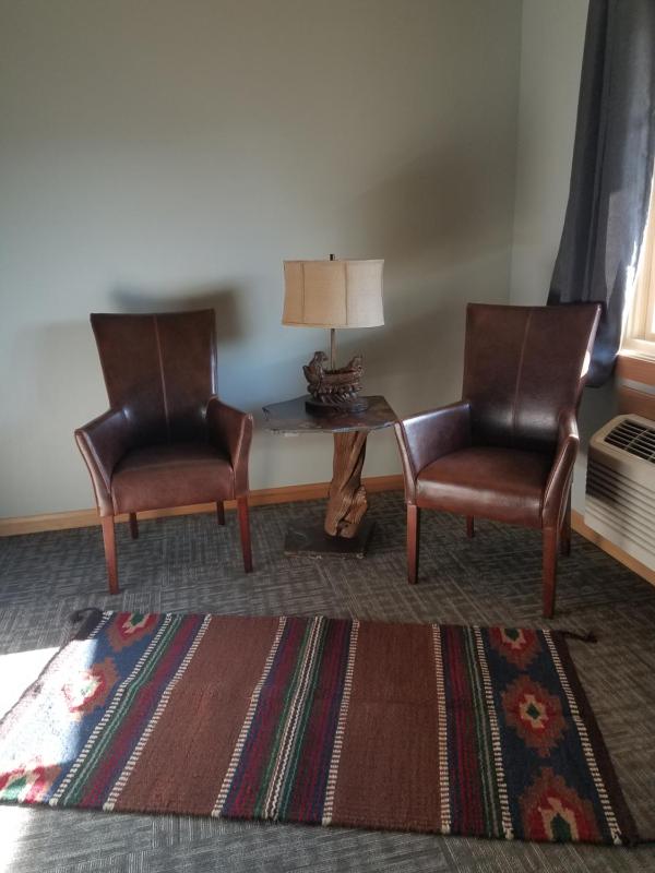 Deluxe Suite image 3