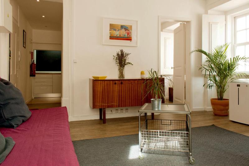 One-Bedroom Apartment - 2nd Floor image 4