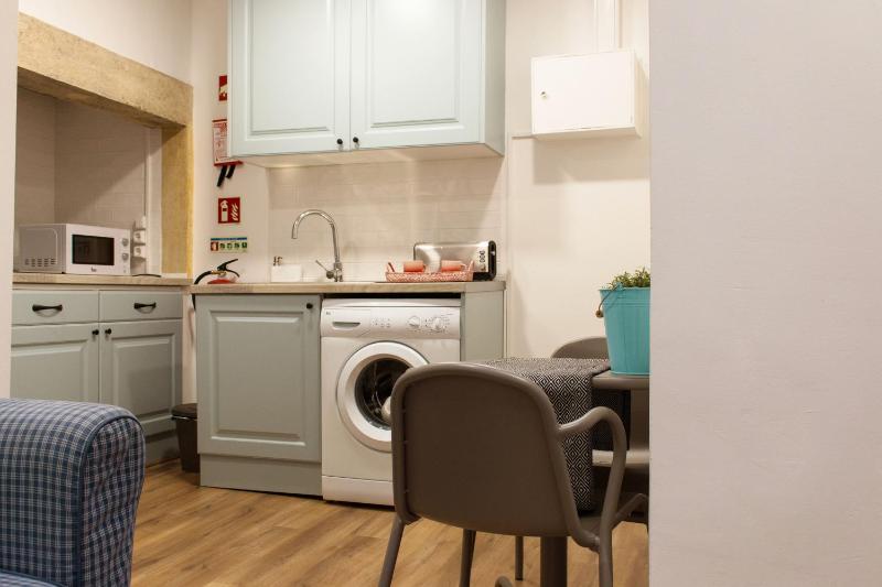 One-Bedroom Apartment image 3