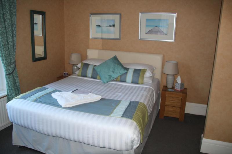 Superior Double Room image 3