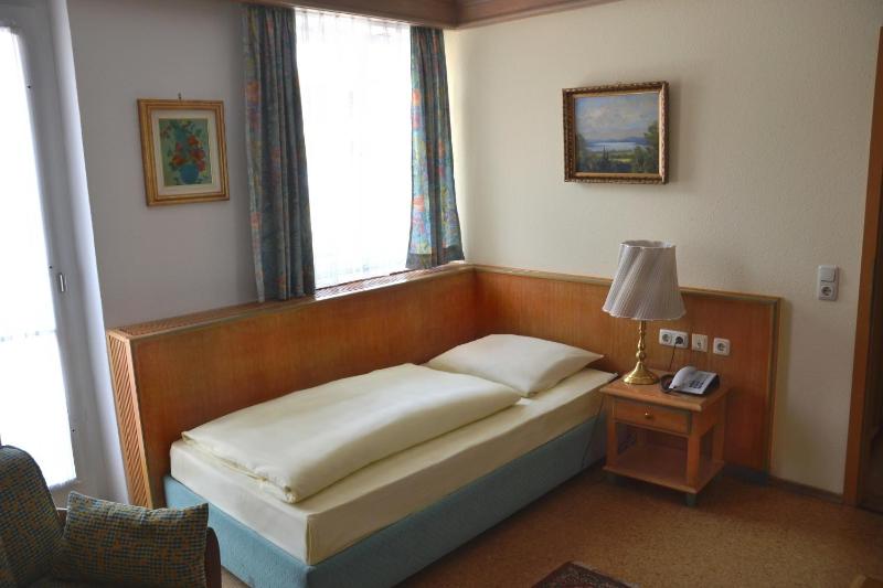 Single Room image 3