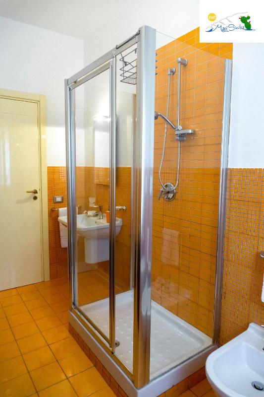 Triple Room with Garden View image 3