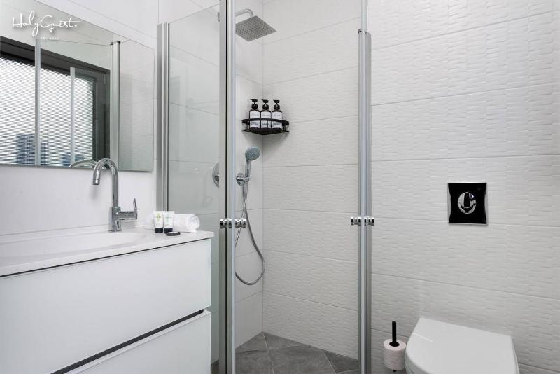 Sea View 2 BR near Shouk Hacarmel by HolyGuest - image 12