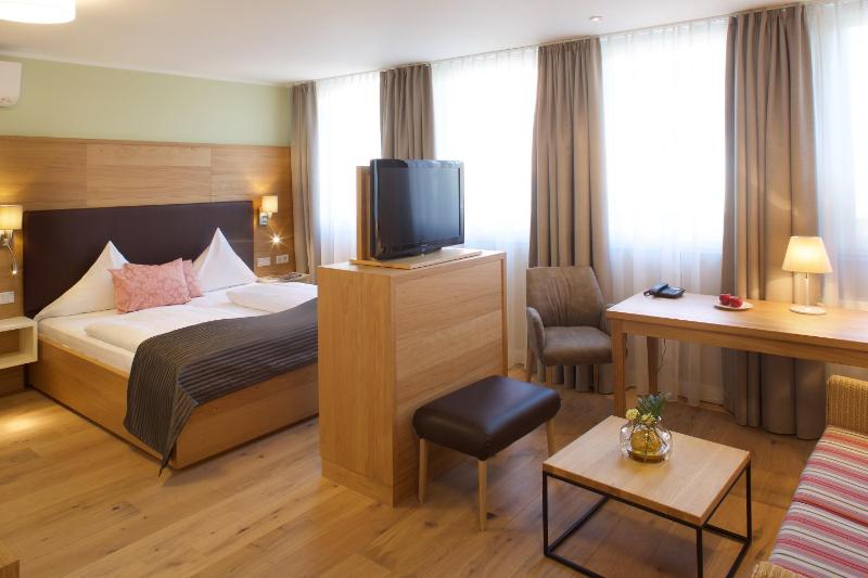 Standard Double Room image 1