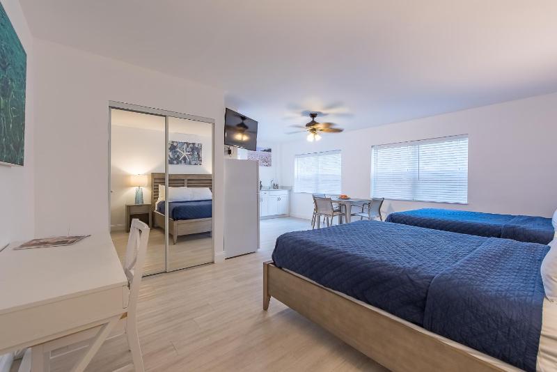 Deluxe Double Room image 1