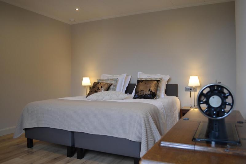 Large Double or Twin Room image 2