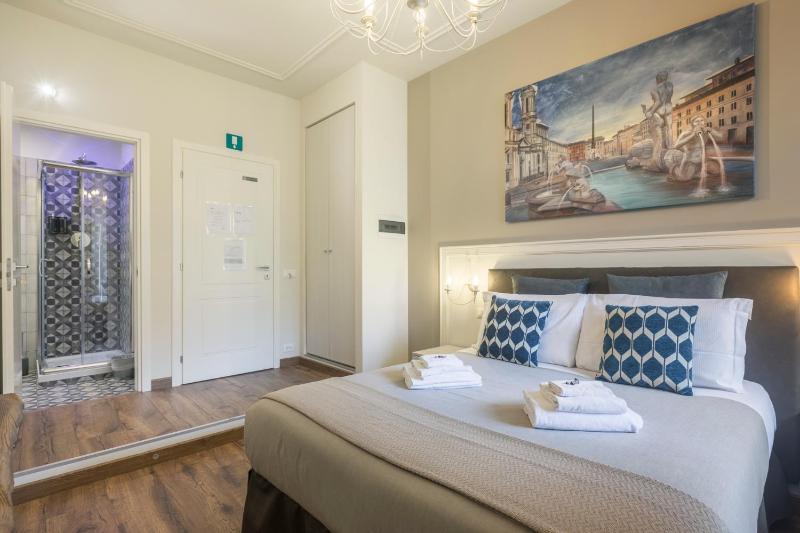 Double or Twin Room image 3