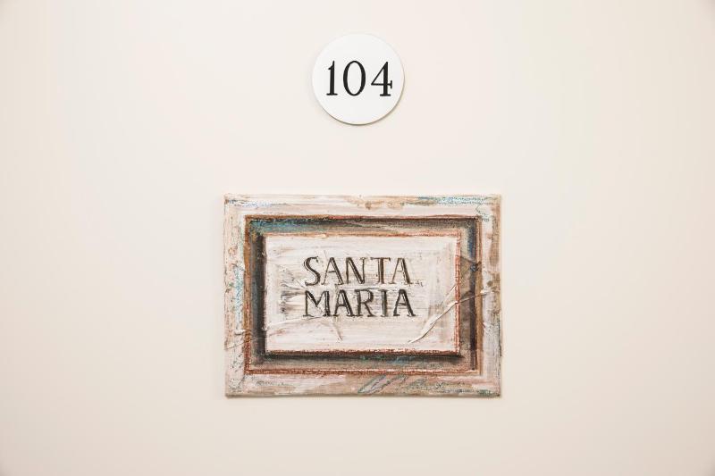 Deluxe Family Room image 3