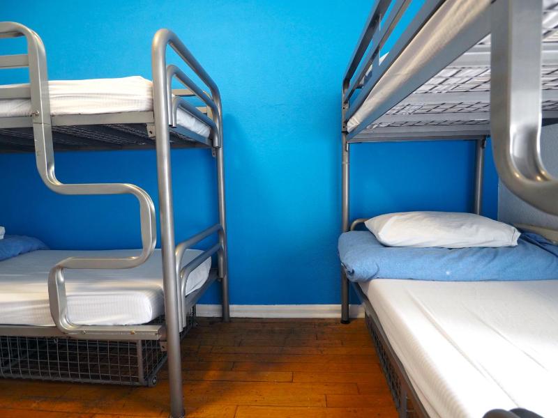 Bed in 4-Bed Mixed Dormitory Room with Shared External Bathroom image 4