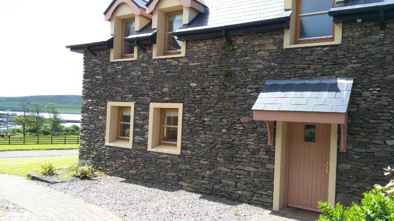 Two-Bedroom House image 3