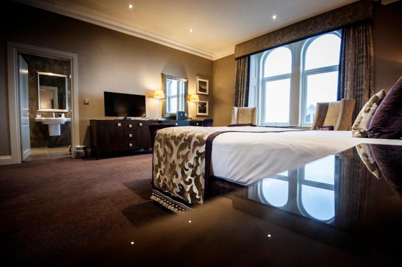 Signature Suite image 4