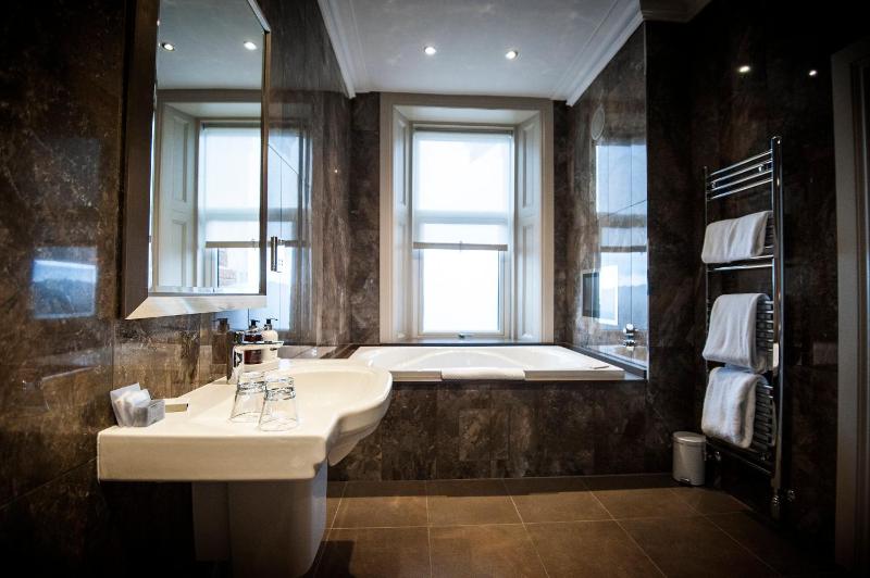 Signature Suite image 2