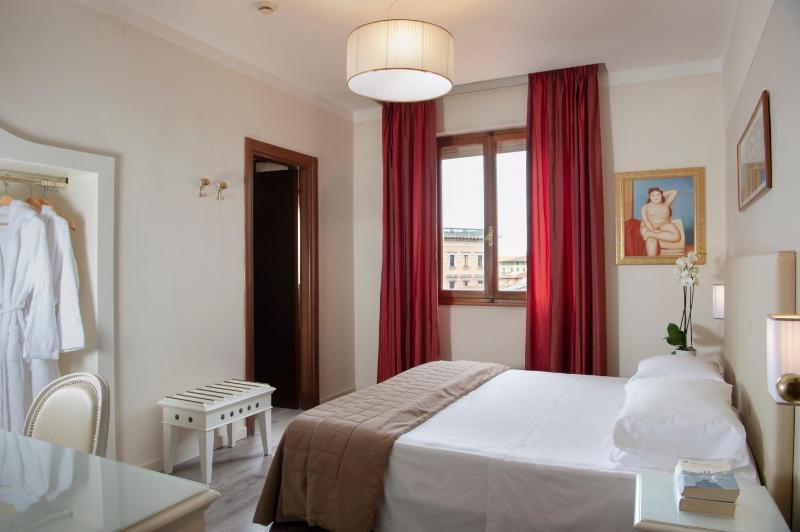 Standard Double Room image 4