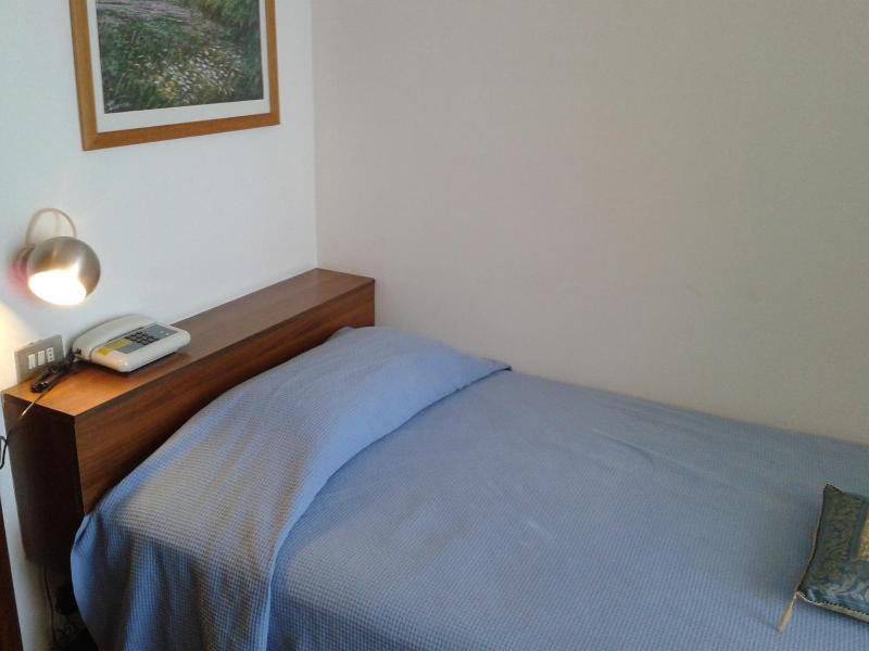 Single Room image 4