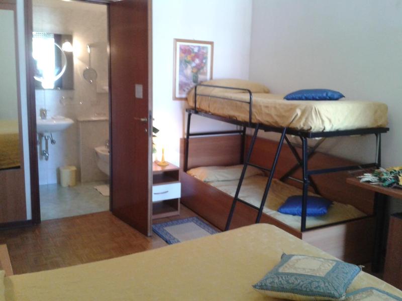 Triple Room with Balcony image 4
