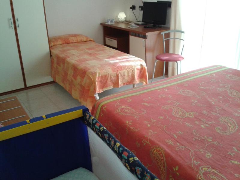 Quadruple Room with Balcony image 4