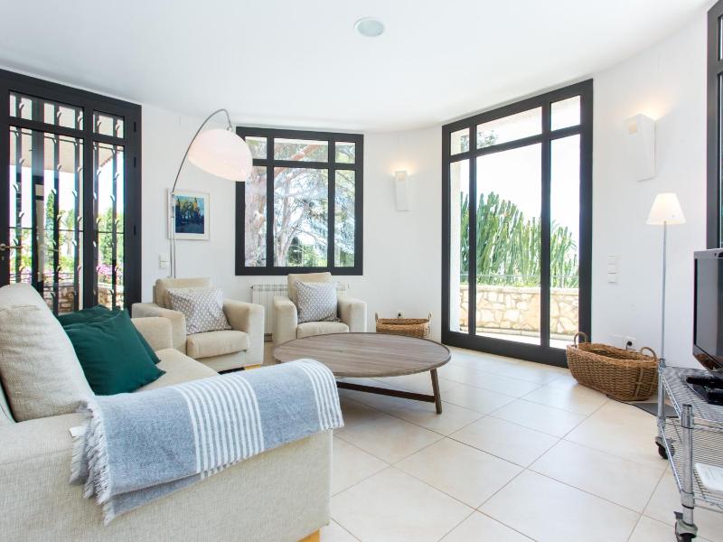 TarracoHomes Villa with Botanic Garden and Private Pool facing the Beach - image 20