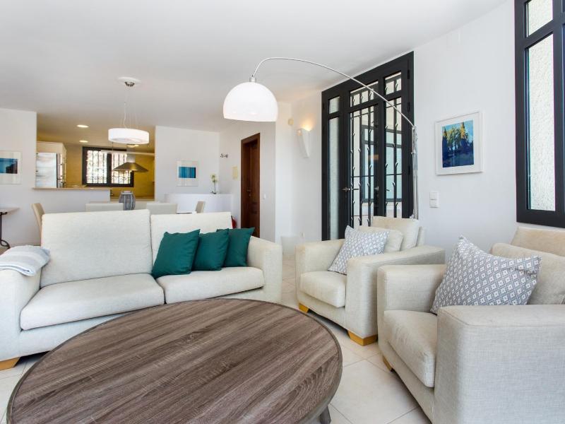 TarracoHomes Villa with Botanic Garden and Private Pool facing the Beach - image 14