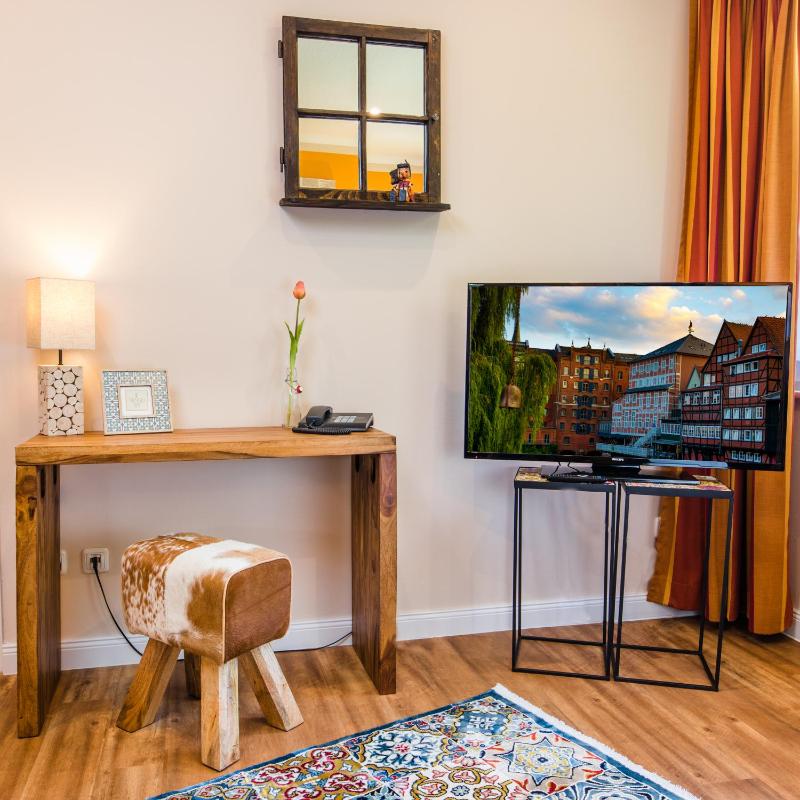 Suite with Garden View image 4