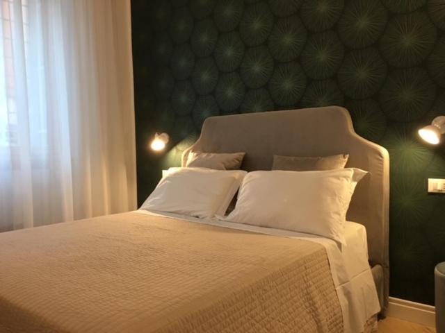 Deluxe Room image 2