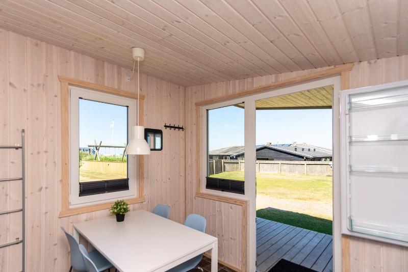 Bungalow with Shared Bathroom image 4