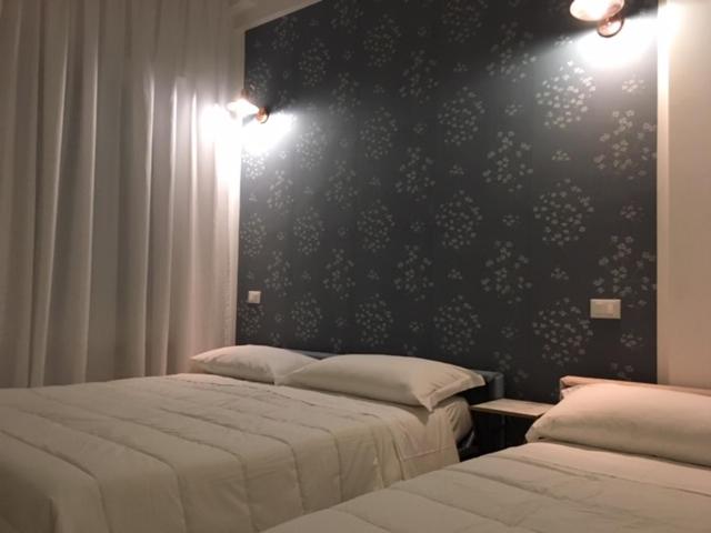 Deluxe Triple Room image 4