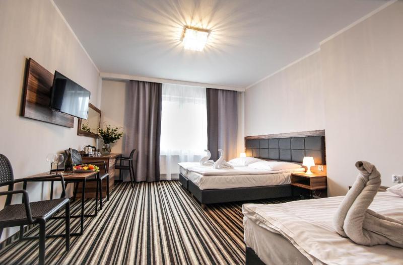 Superior Triple Room image 2