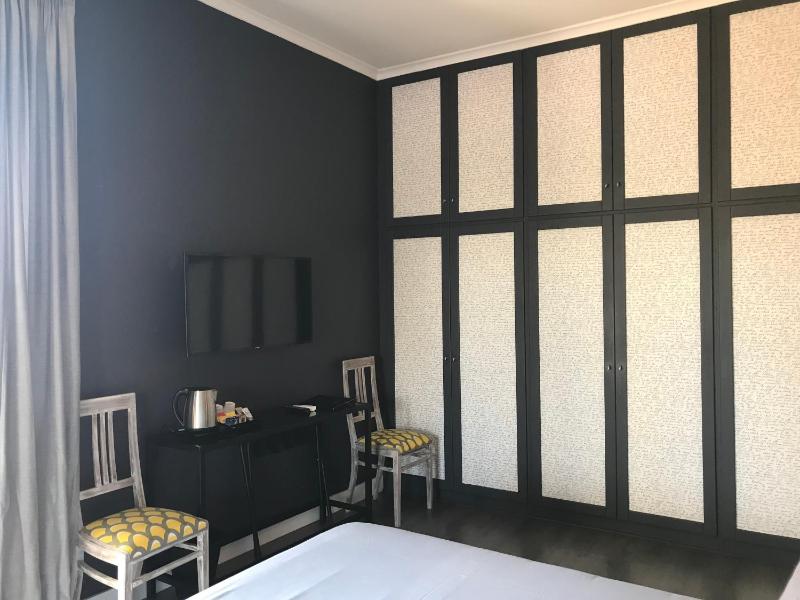 Deluxe Room image 4