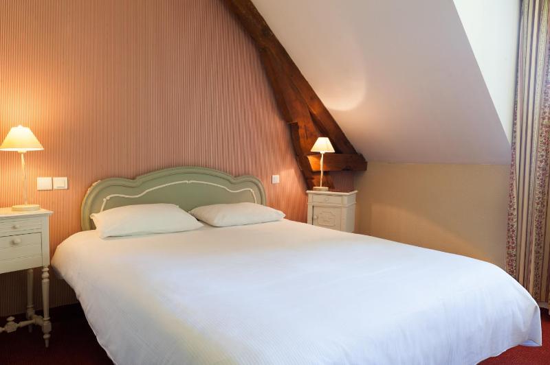 Standard Double Room image 2