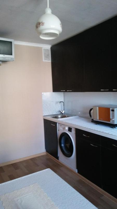 One-Bedroom Apartment image 1