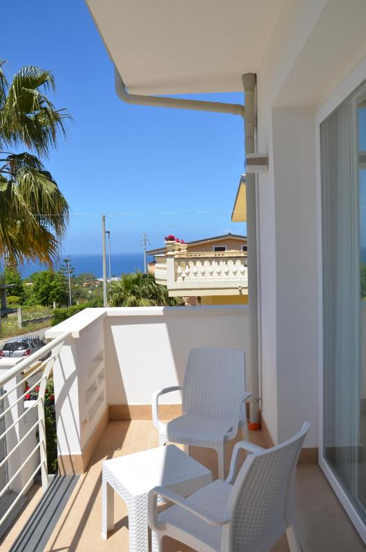 Superior Triple Room with Sea View image 2