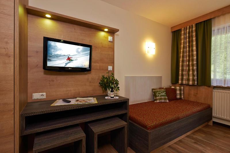  Superior Double Room Tirol image 4