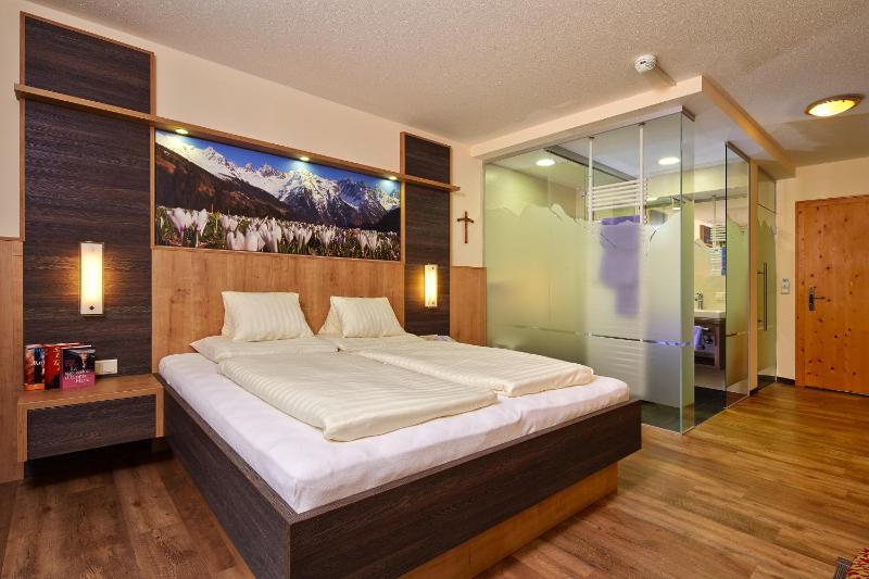  Superior Double Room Tirol image 3
