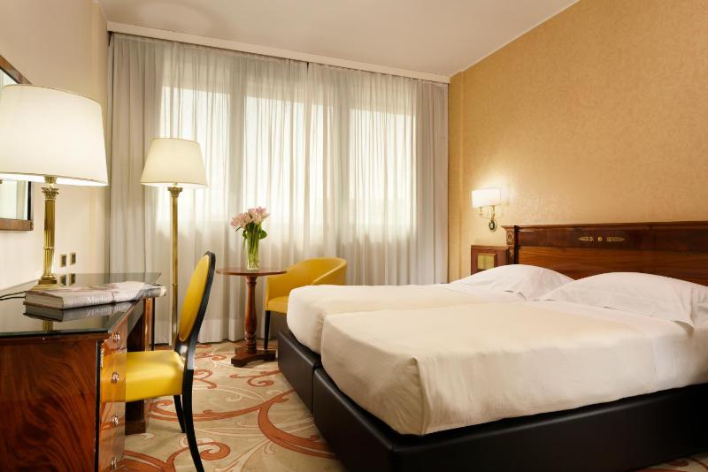 Superior Double Room image 2