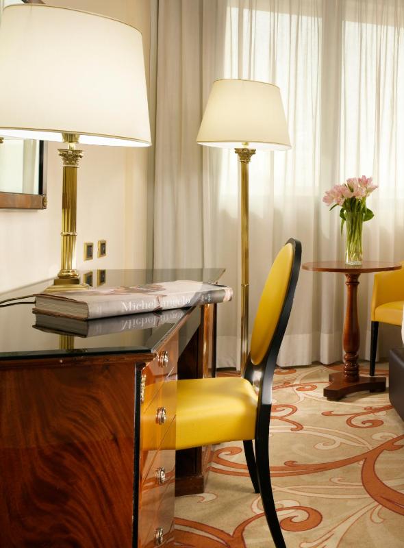 Superior Double Room image 3