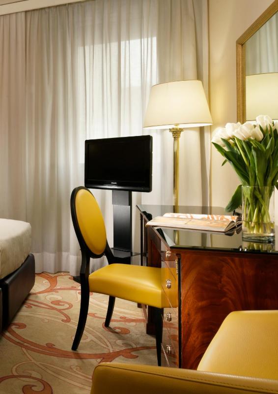 Classic Single Room image 4