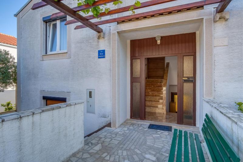 Apartments Leonarda Mali Lošinj - image 18