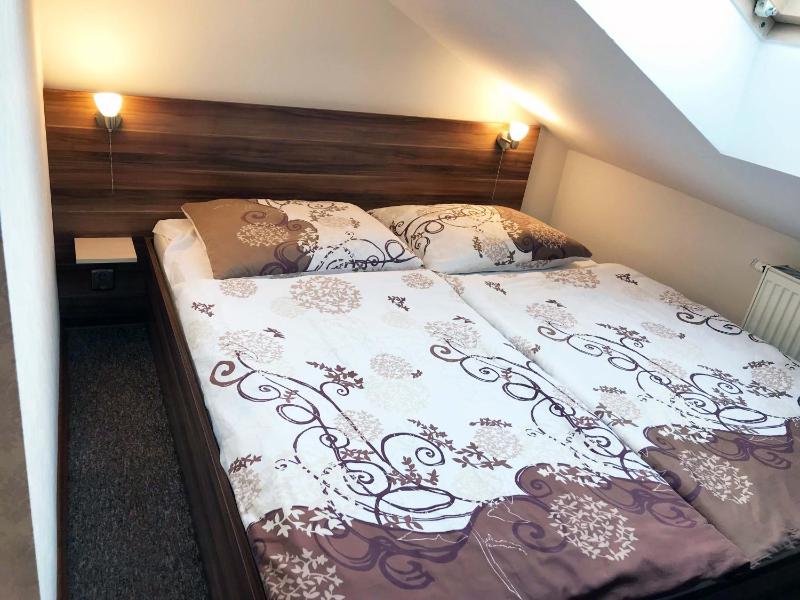 Small Double Room image 4