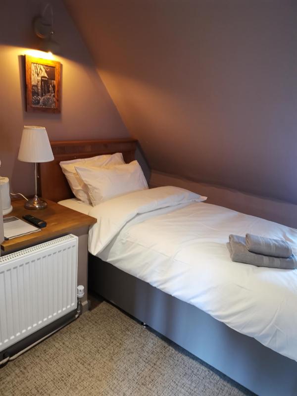 Single Room image 4