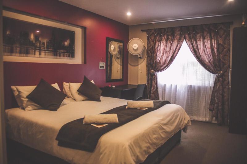 Biggy Best Boutique Hotel & Self Catering Cottages Images