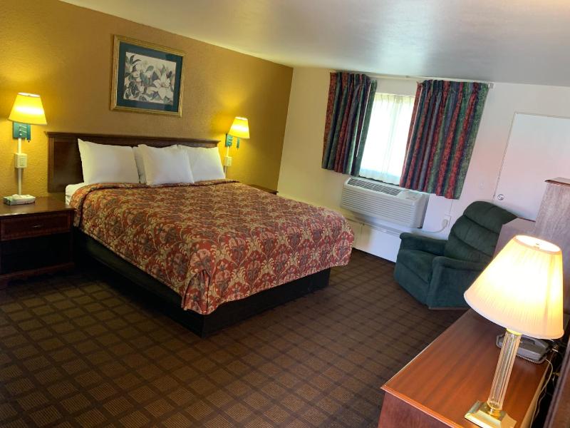 King Room image 4