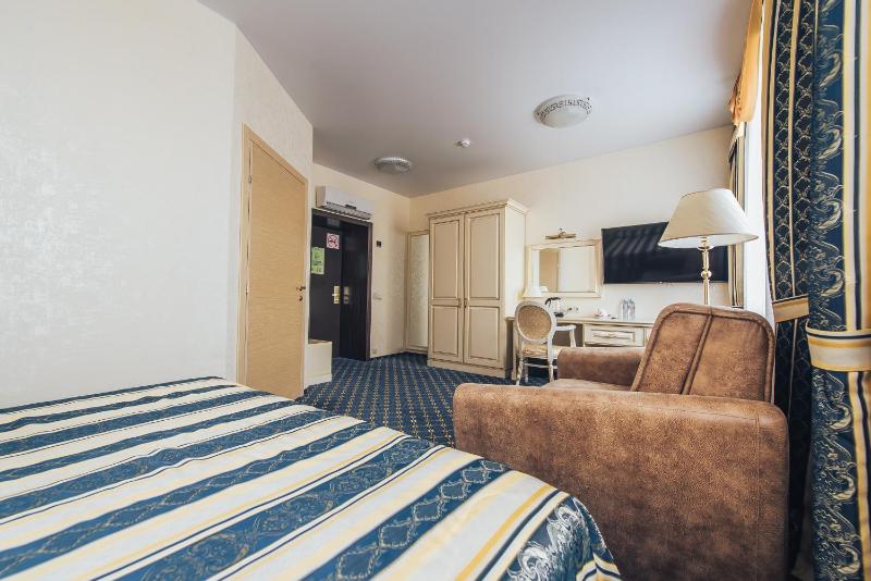 Business Double or Twin Room image 3