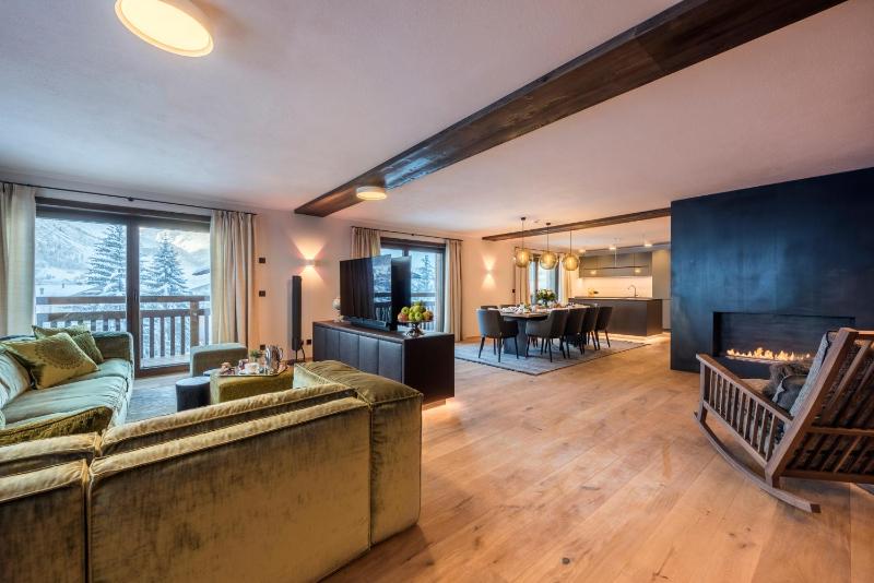 Apartment with Mountain View image 3