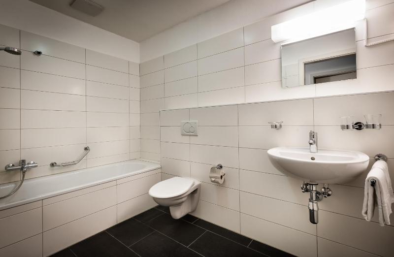 Double Room image 2