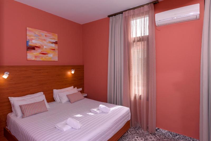 Standard Double or Twin Room image 4